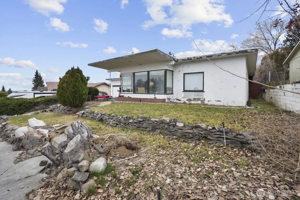 321 Maringo Road, Ephrata