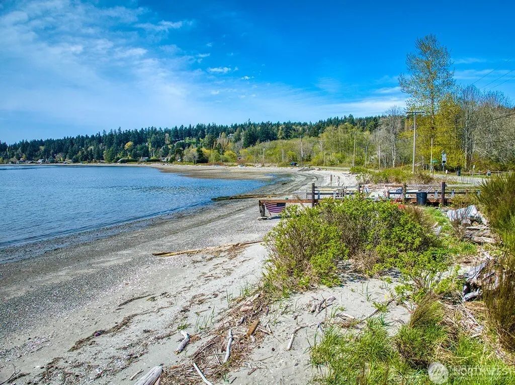 4552 Point White Drive Ne A&b, Bainbridge Island