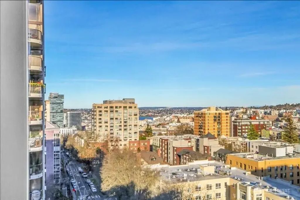 1017 Minor Avenue 1303, Seattle