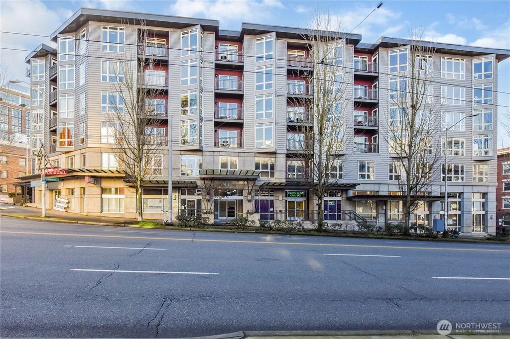 159 Denny Way 402, Seattle