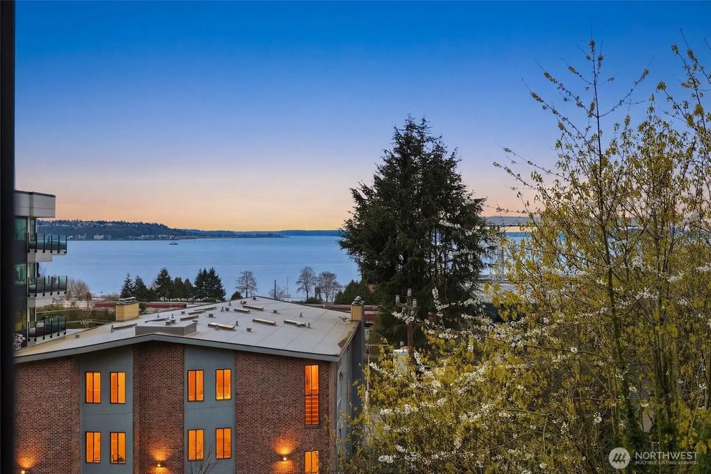 620 W Mercer Place 2b, Seattle