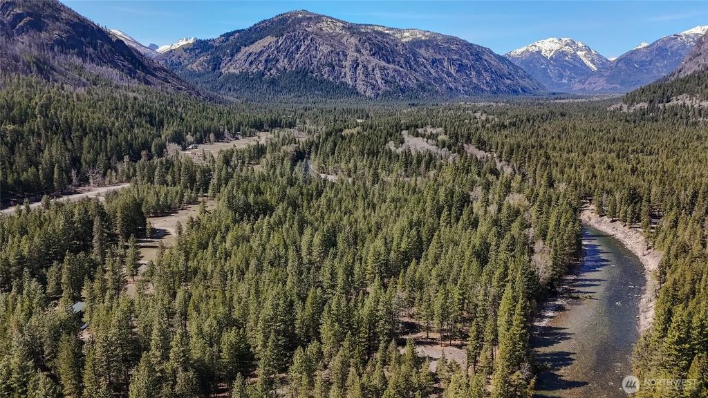 38 Mazama Pines Lane, Mazama