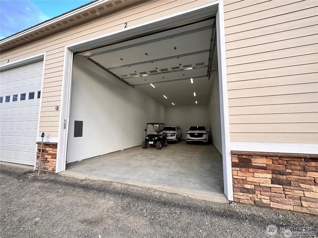9842 W.9 Road Nw A-4, Quincy