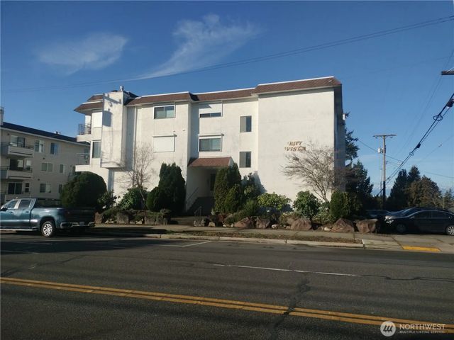 11755 Greenwood Avenue N 203, Seattle