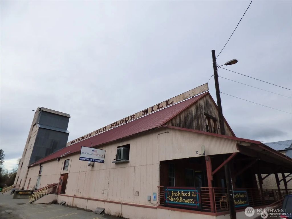 96 E Pine Street, Okanogan