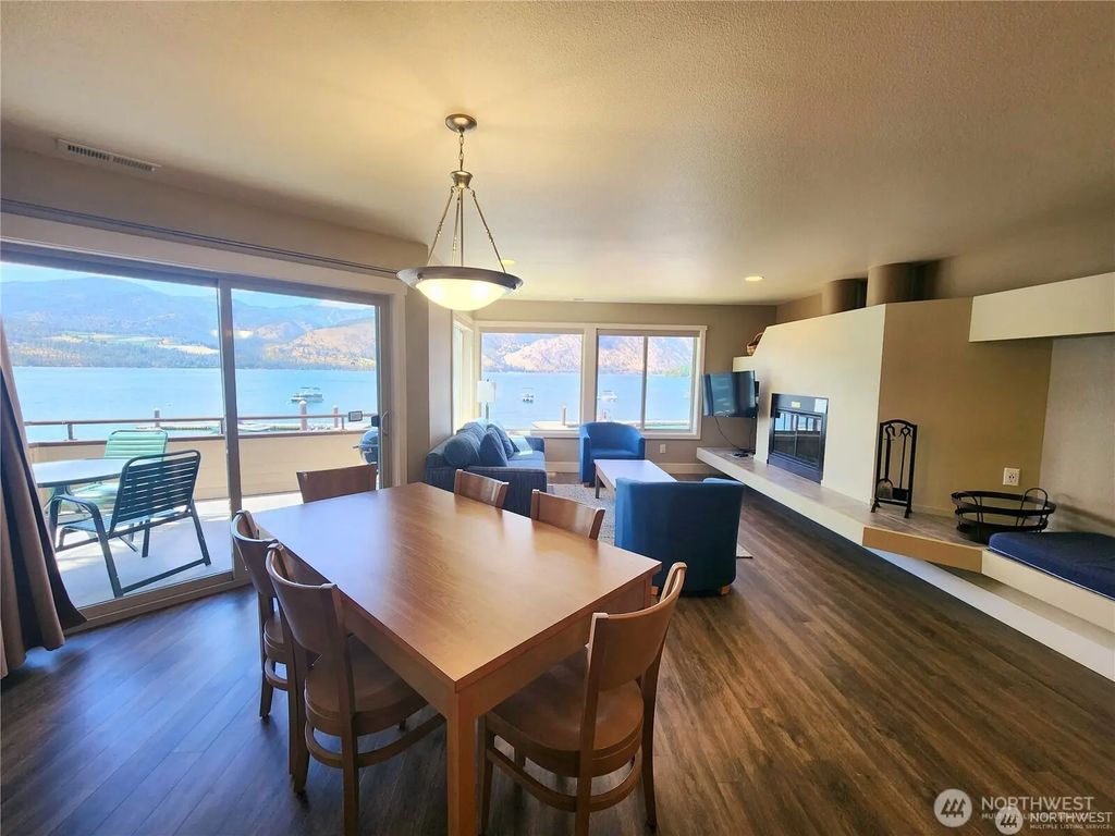 1 Lakeside 719-o, Manson