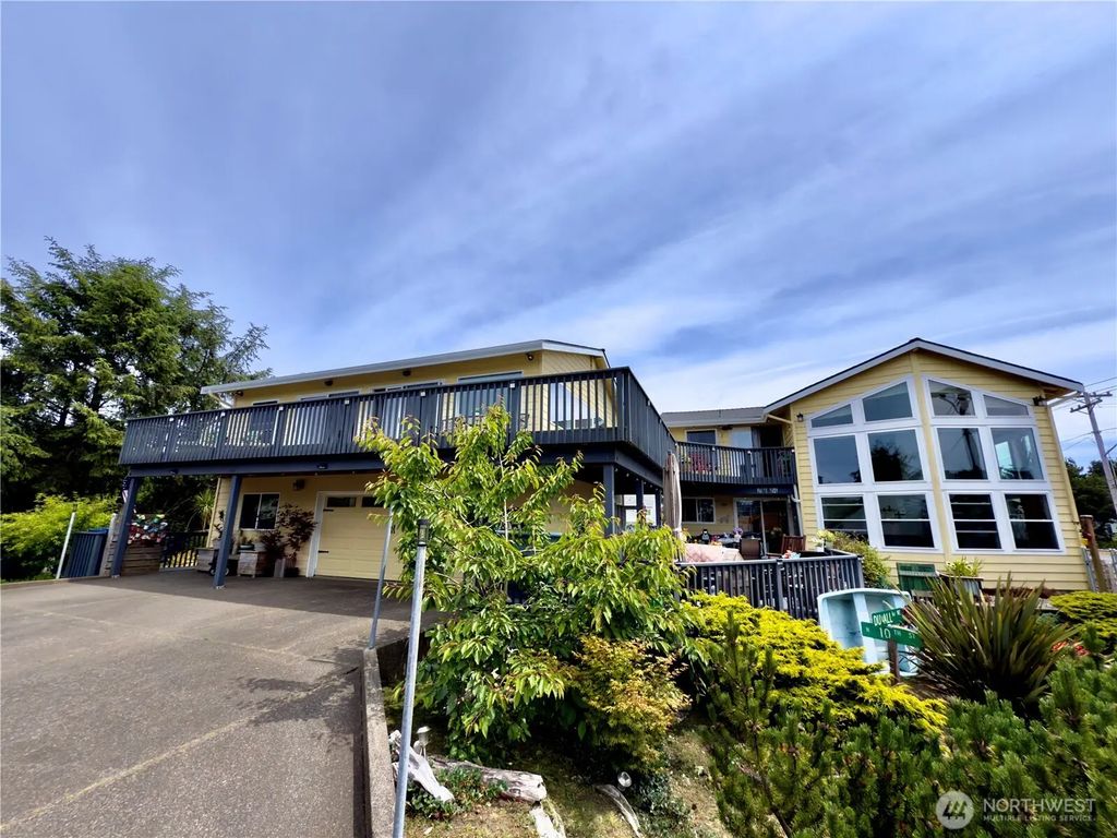 200 Ocean Lake Way Nw, Ocean Shores