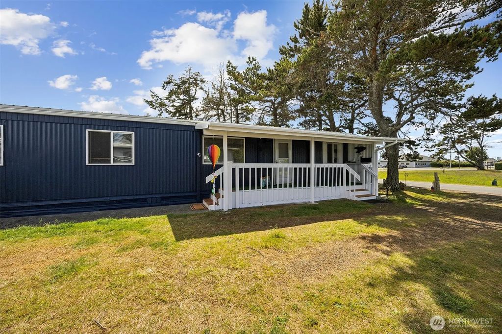 700 S Rain Street Ne, Ocean Shores