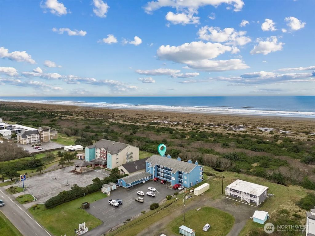 835 Ocean Shores Boulevard Nw 303, Ocean Shores