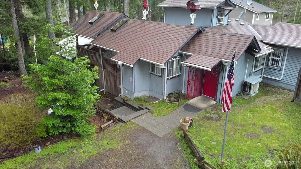 31 E Colvos Pl E, Shelton