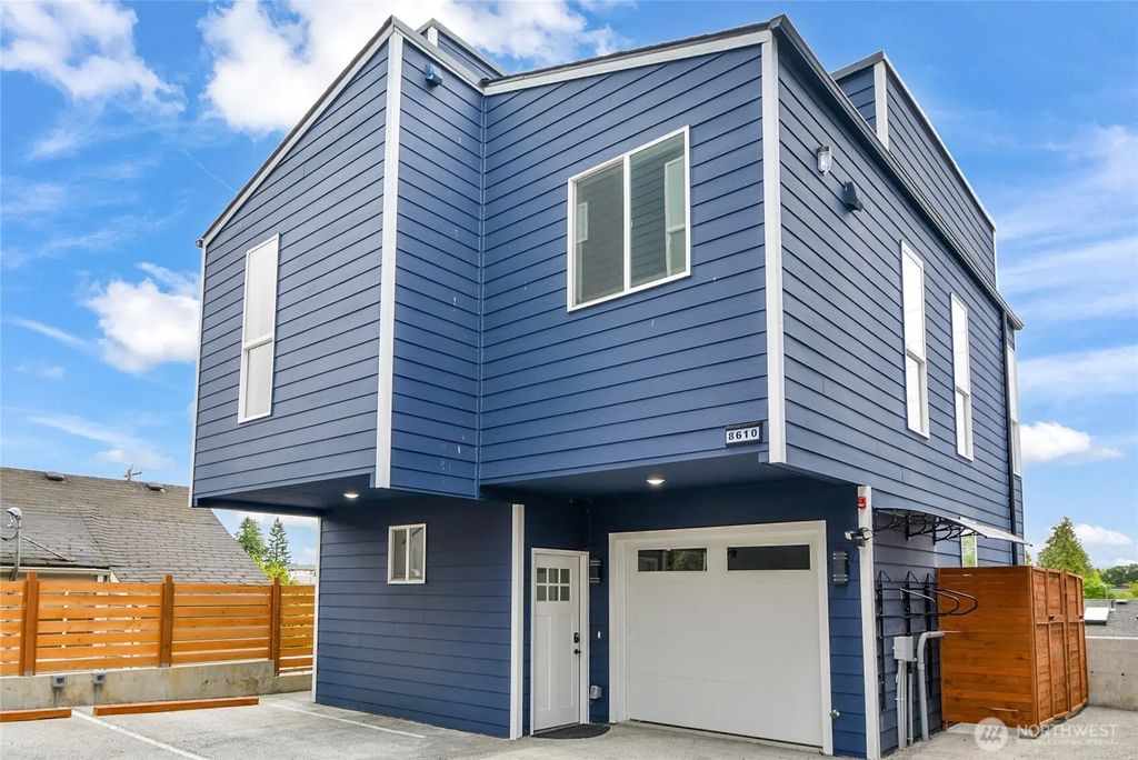 8610 42nd Avenue S, Seattle