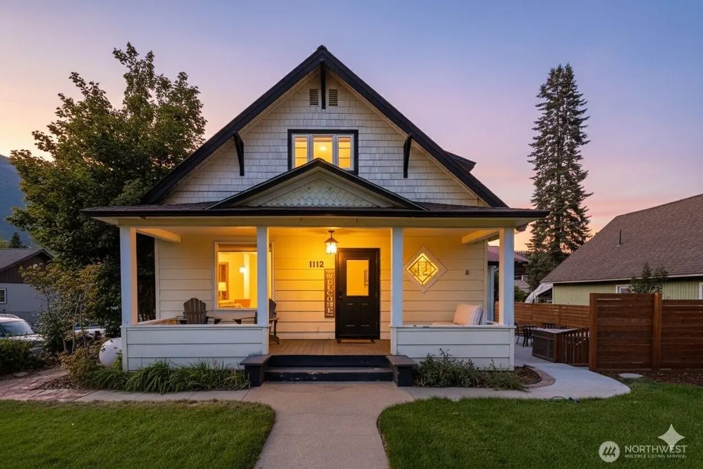 1112 Commercial Street, Leavenworth