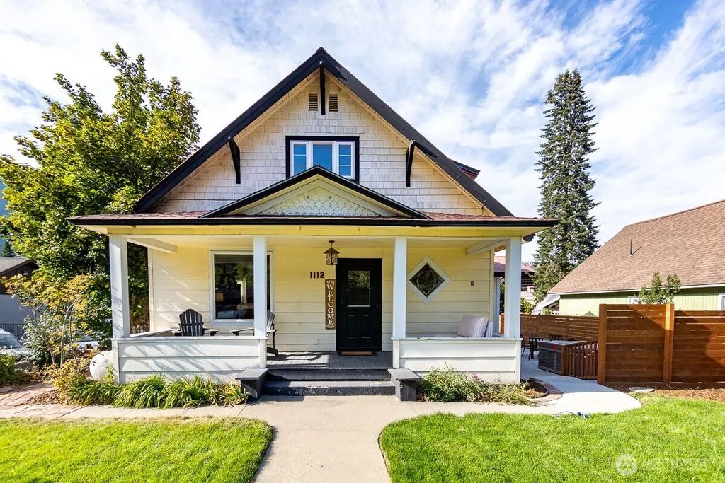 1112 Commercial Street, Leavenworth