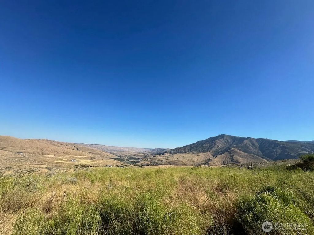 Curly Horse Drive, Pateros