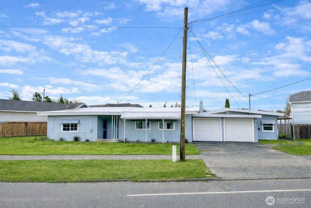 244 Emerson Avenue, Hoquiam