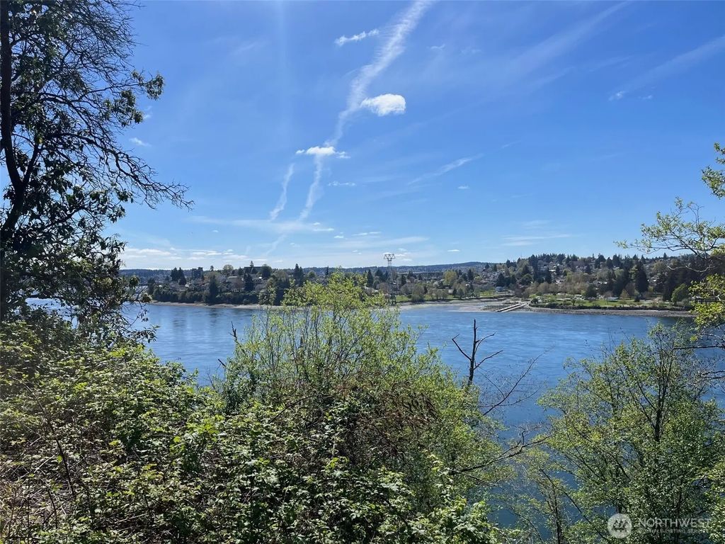 1943 Wheaton Way, Bremerton