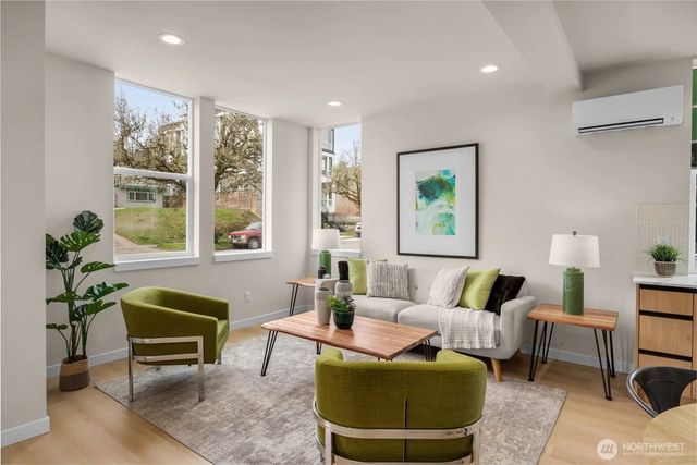 904 A 28th Avenue S, Seattle