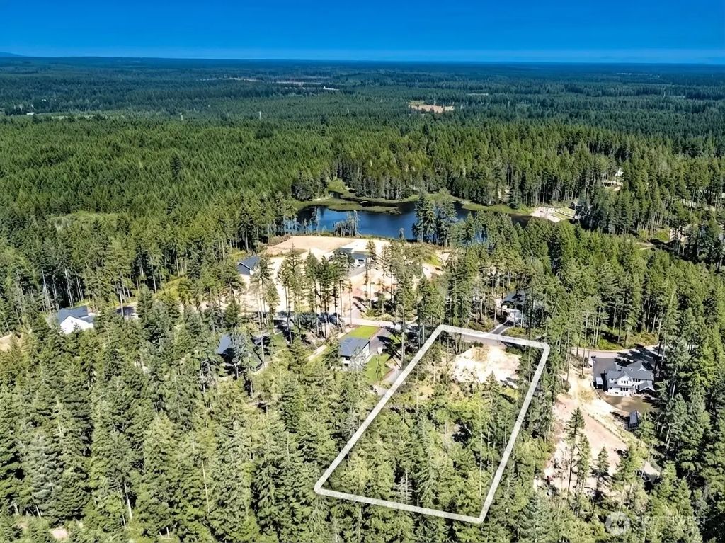 701 W Clear Lake Drive, Shelton