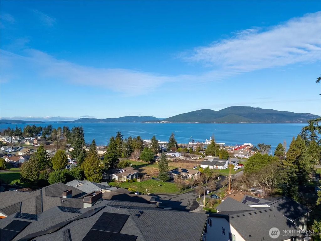 2712 17th Street, Anacortes