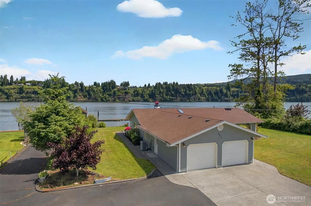 293 State Route 409, Cathlamet