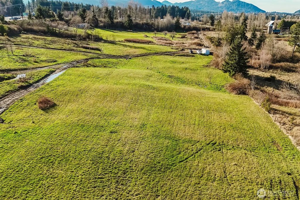 208 Laird Road, Port Angeles
