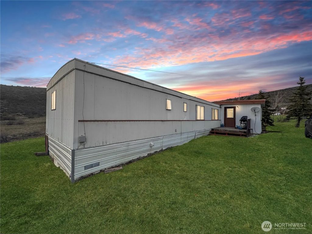 8820 Robbins Road, Ellensburg