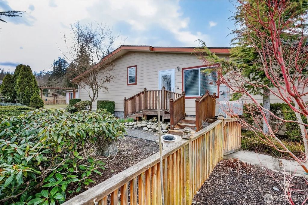 402 Parrish Road, Sequim