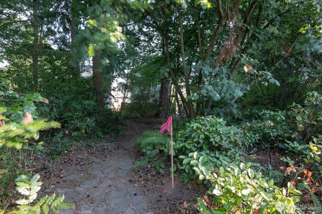 1111 1st Avenue Ne, Seattle