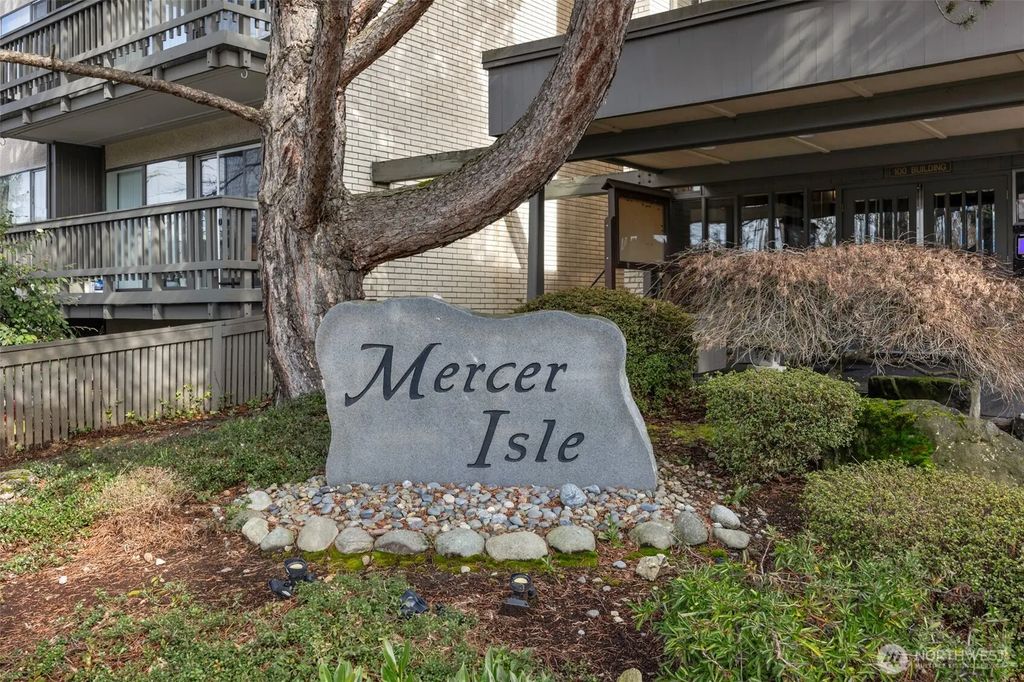 2500 81st Avenue Se 118, Mercer Island