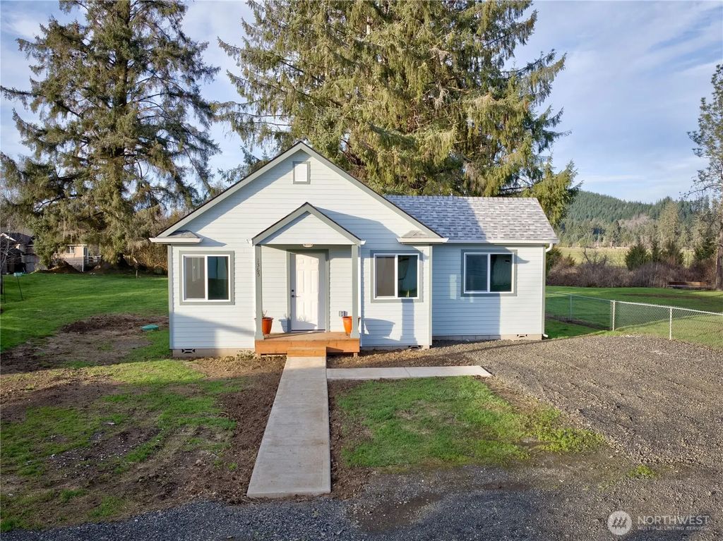 1365 Dolan Street, Raymond