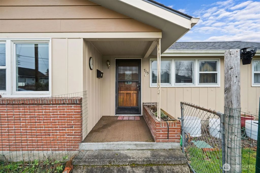 715 Euclid Way, Centralia