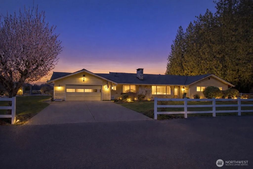 39811 272nd Avenue Se, Enumclaw