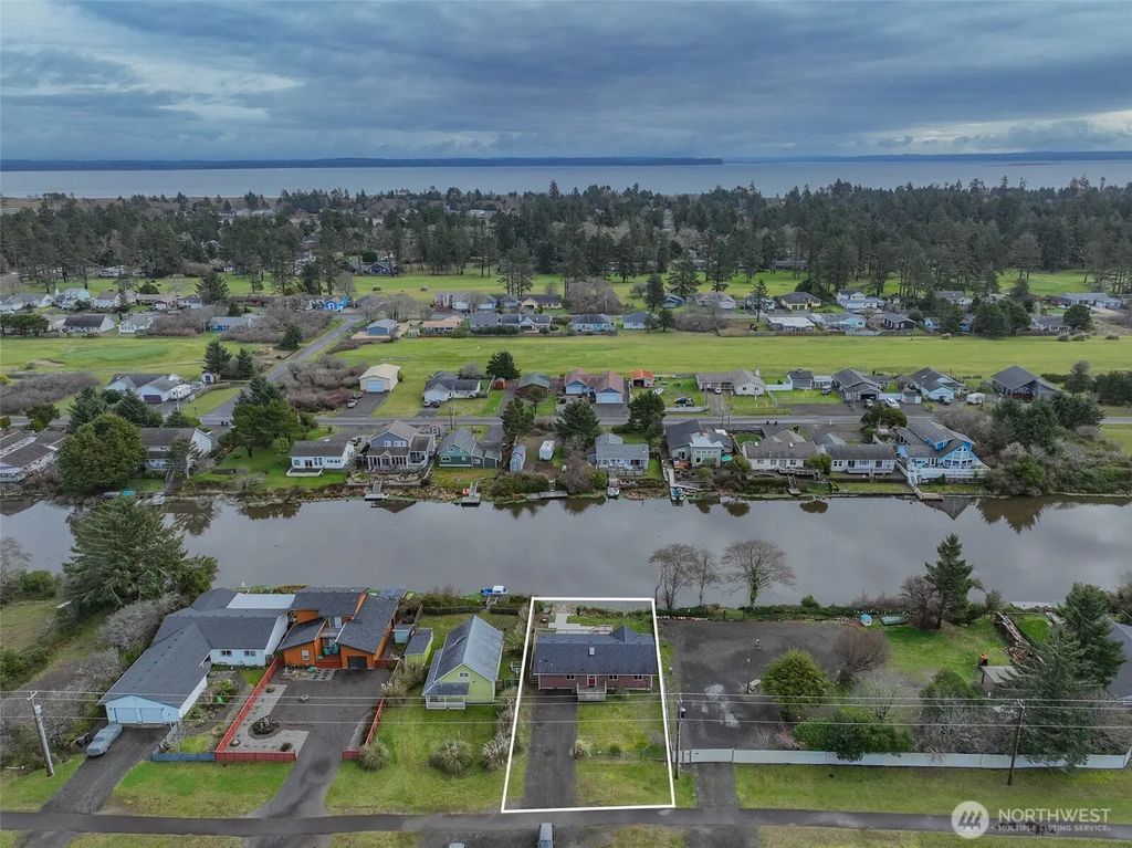 306 Point Brown Avenue Ne, Ocean Shores