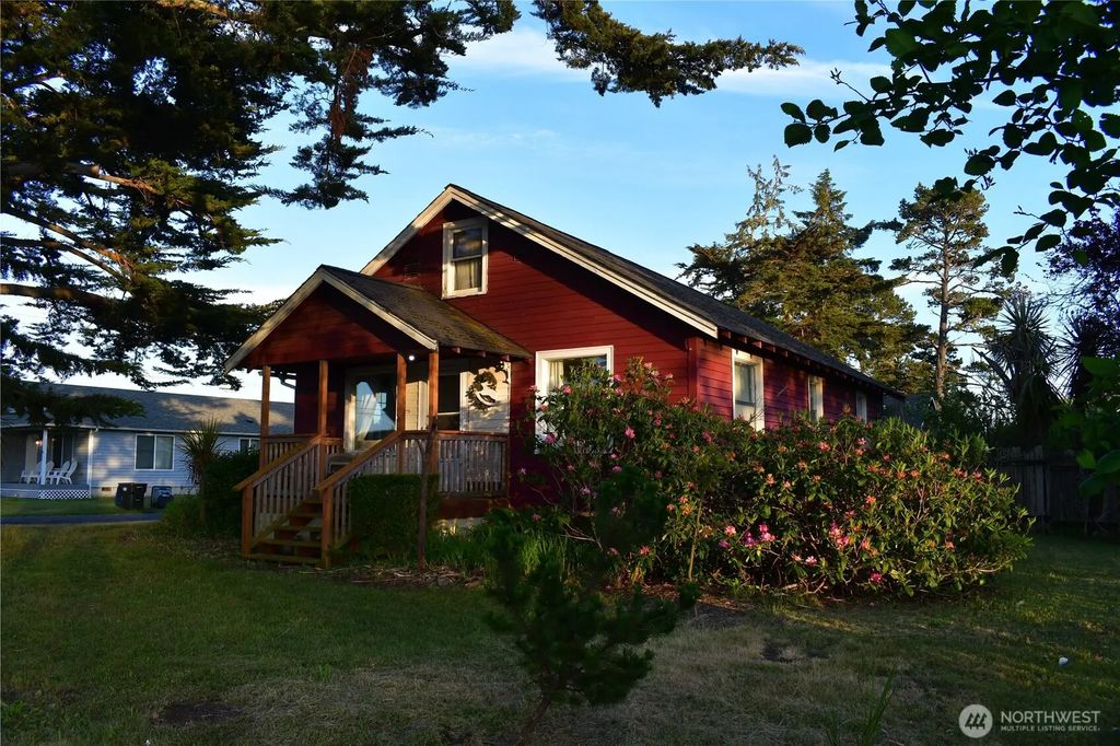 203 W Ocean Ave, Westport