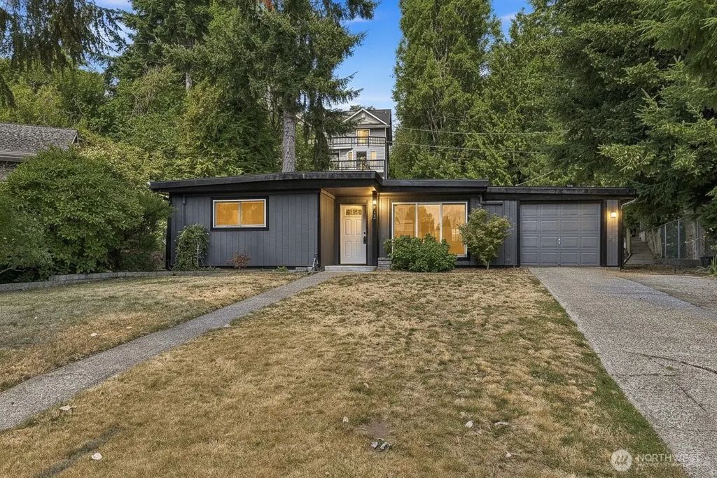 3012 Sw 102nd Street, Seattle