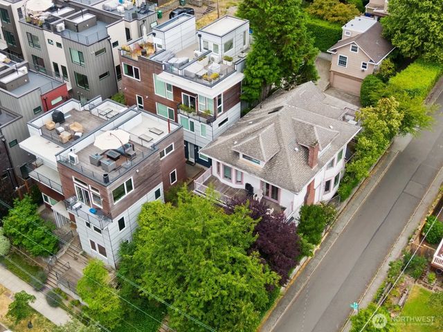 702 11th Avenue E, Seattle