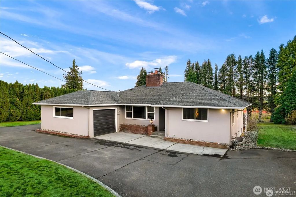 151 Bay Lyn Drive, Lynden
