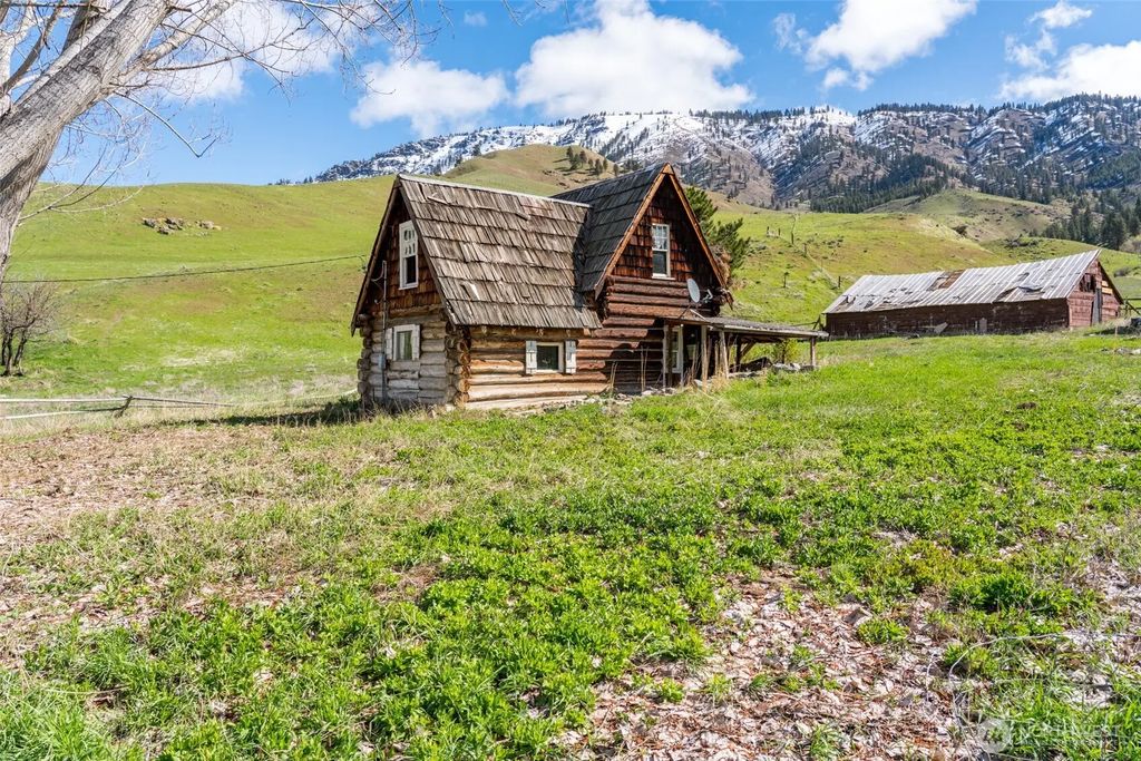 7993 Nahahum Canyon Road, Cashmere