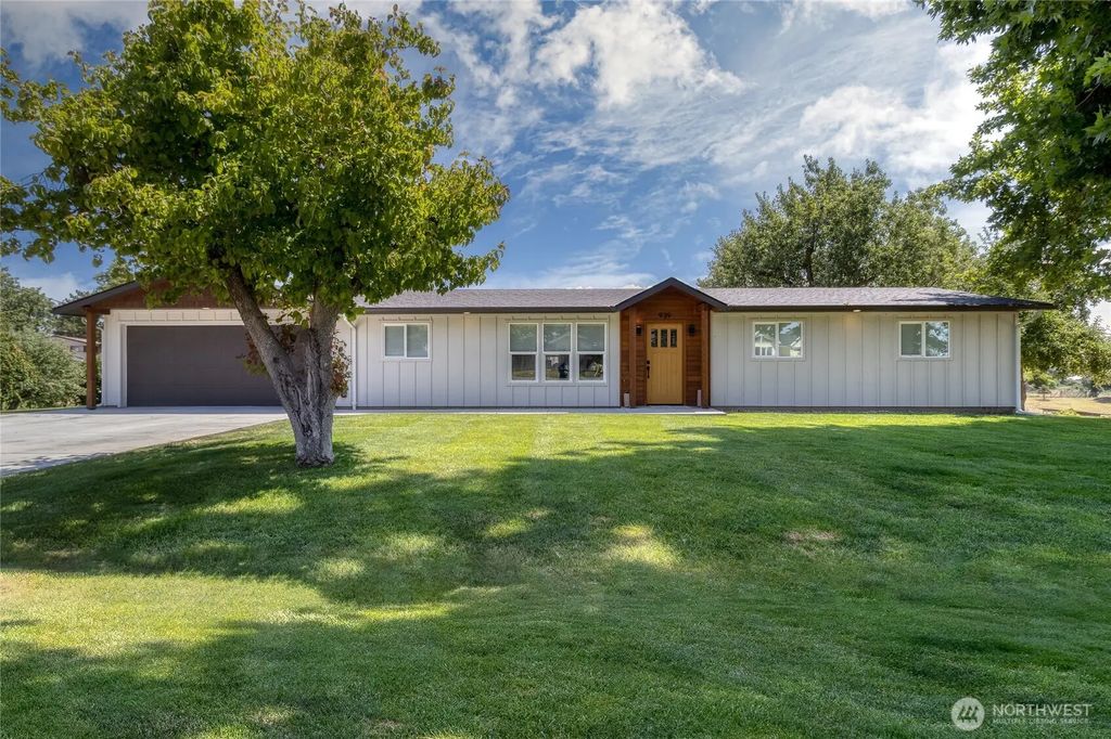 939 Stanley Drive, College Place