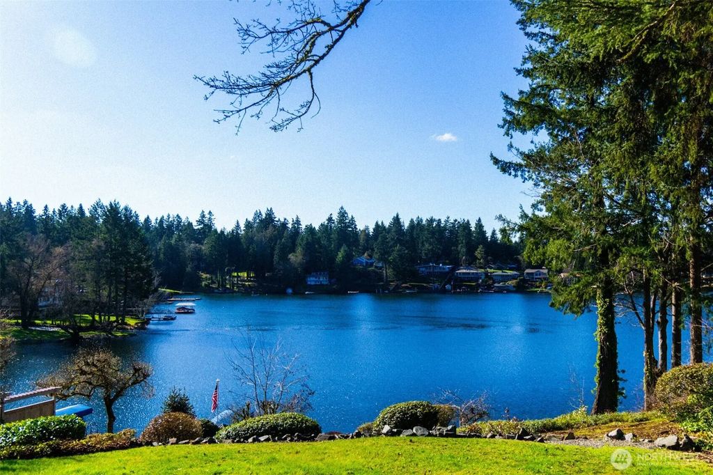 10826 Meadow Road Sw, Lakewood