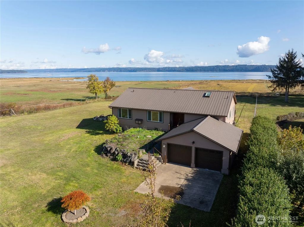 91 Syloplash Lane A, Brinnon