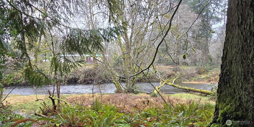 351 W Haven Drive, Elma