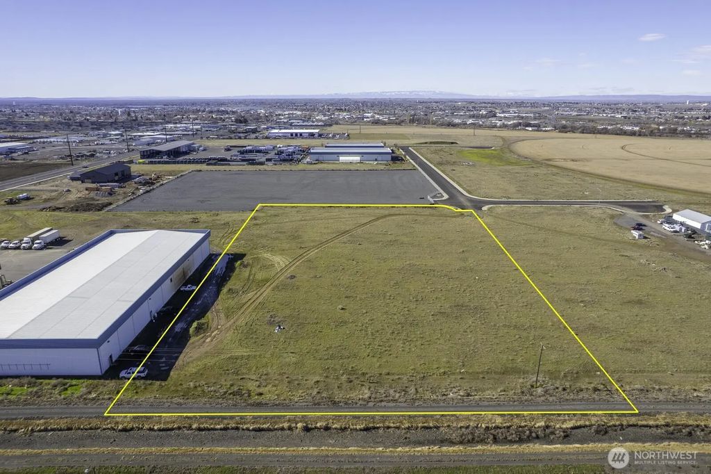 Nna Silva Street E, Moses Lake