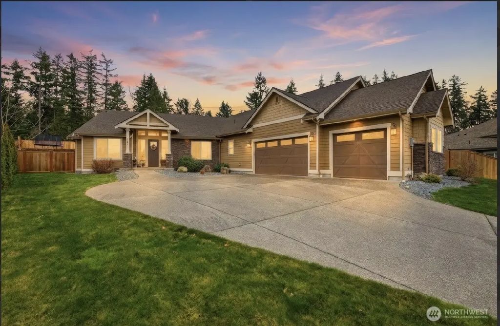 167 Mountain Crest Lane, Eatonville