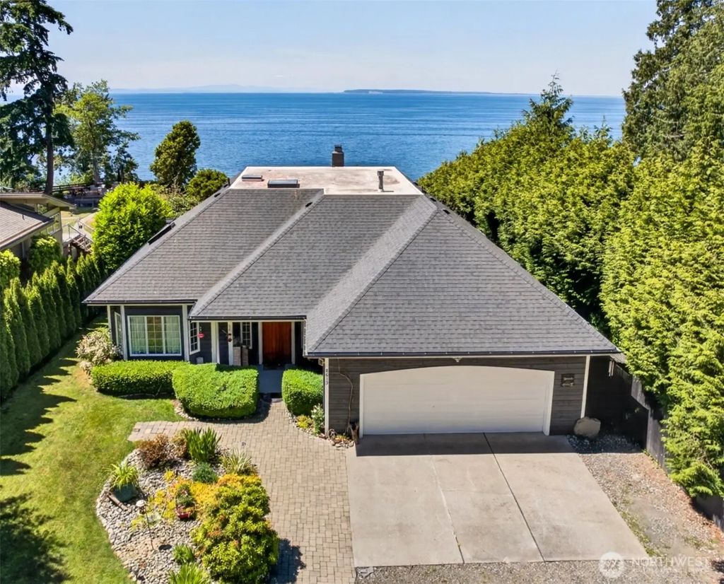 8613 Semiahmoo Drive, Blaine