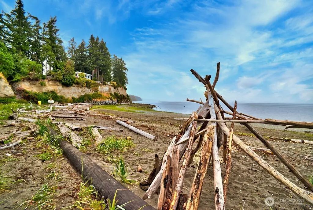 37971 Brant Road Ne, Hansville