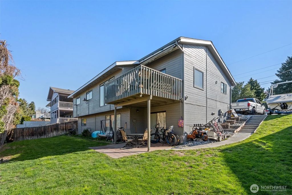 1716 N Anne Avenue, East Wenatchee