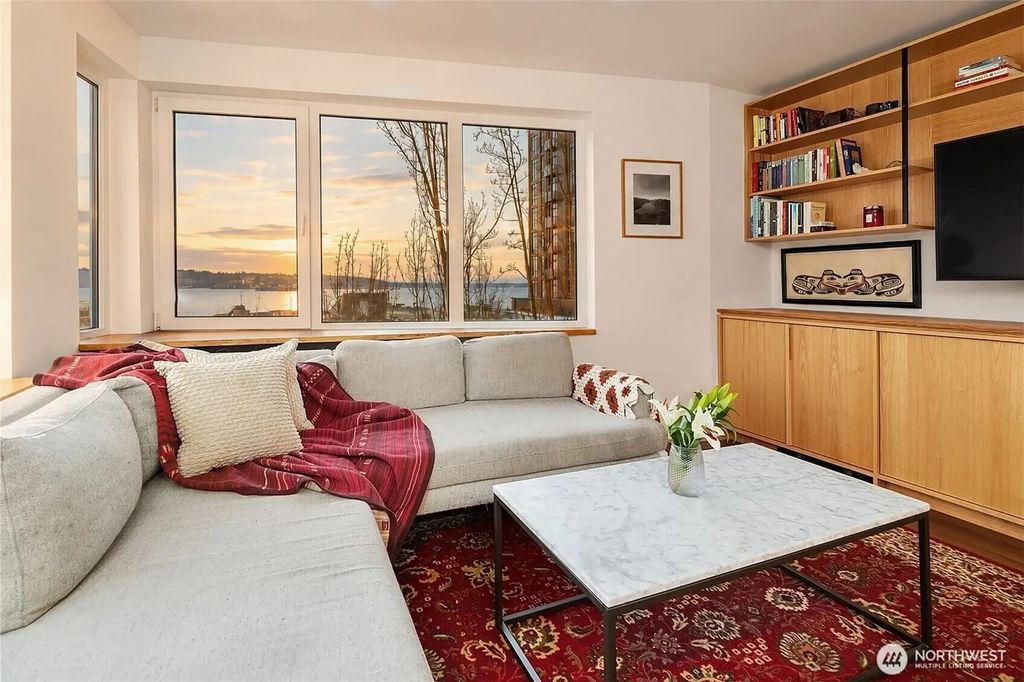 2504 Western Avenue 422, Seattle
