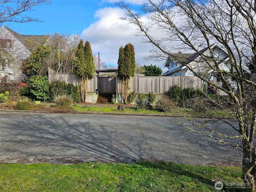 5912 45th Avenue Sw, Seattle