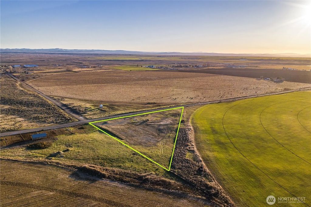 2 Xxx Mae Valley Road Ne, Moses Lake